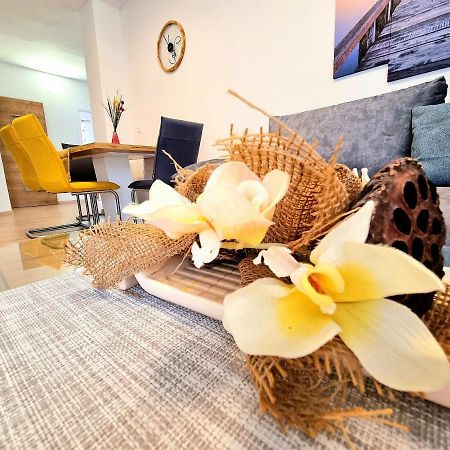 Julia Apartment Biograd Na Moru Bagian luar foto