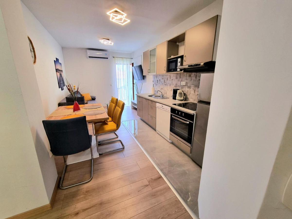 Julia Apartment Biograd Na Moru Bagian luar foto