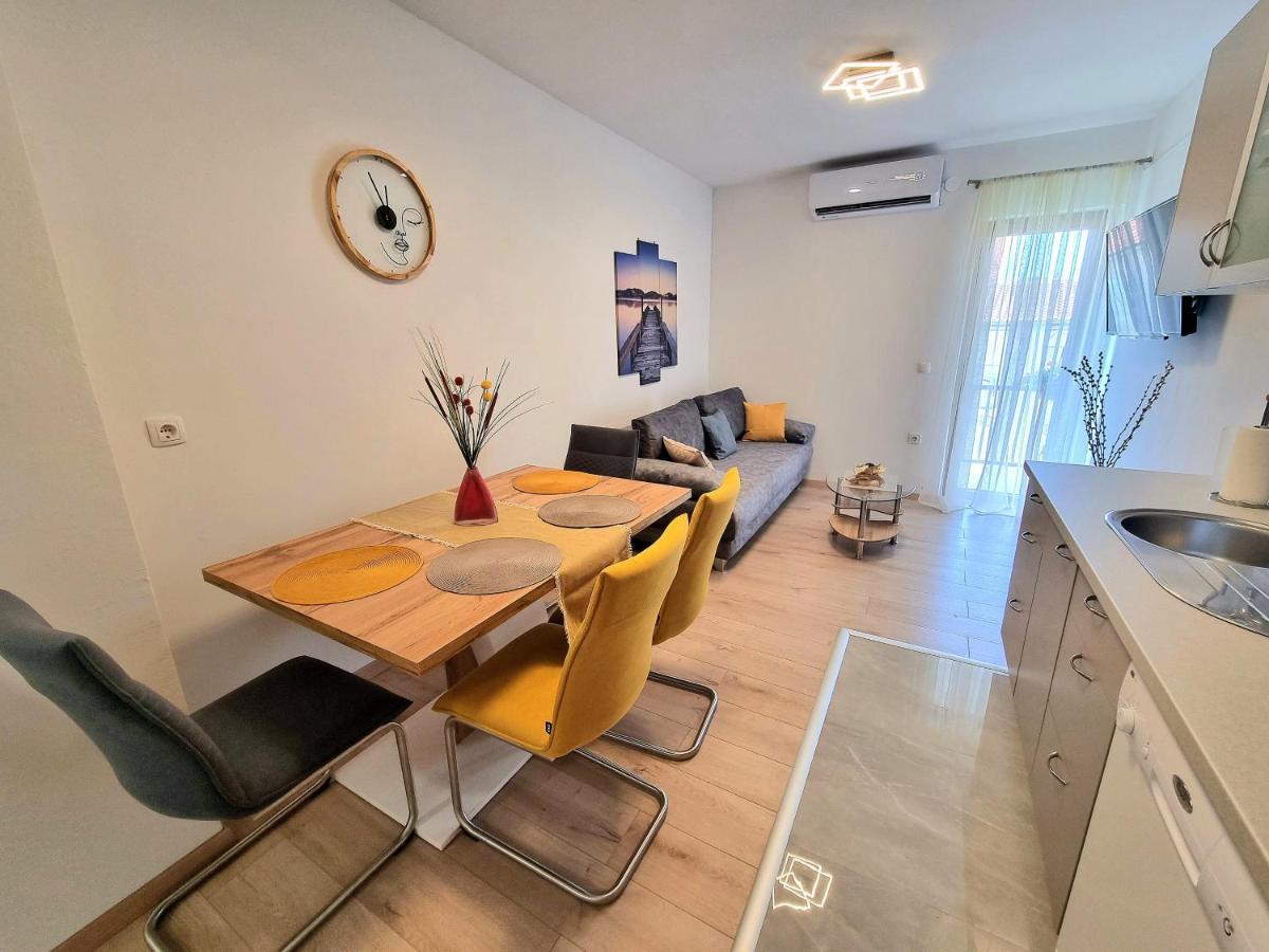 Julia Apartment Biograd Na Moru Bagian luar foto
