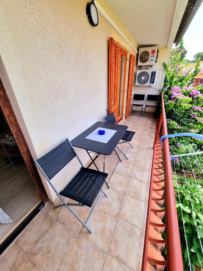 Julia Apartment Biograd Na Moru Bagian luar foto