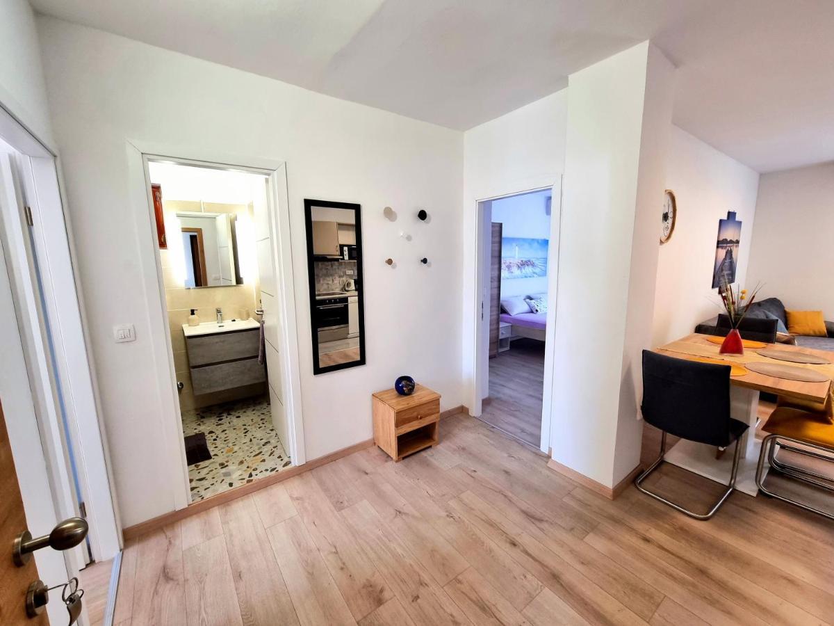 Julia Apartment Biograd Na Moru Bagian luar foto