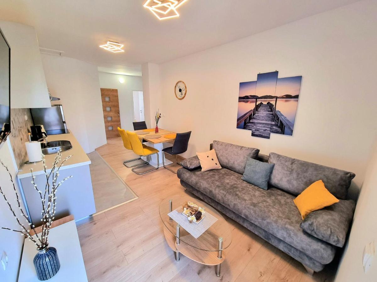 Julia Apartment Biograd Na Moru Bagian luar foto