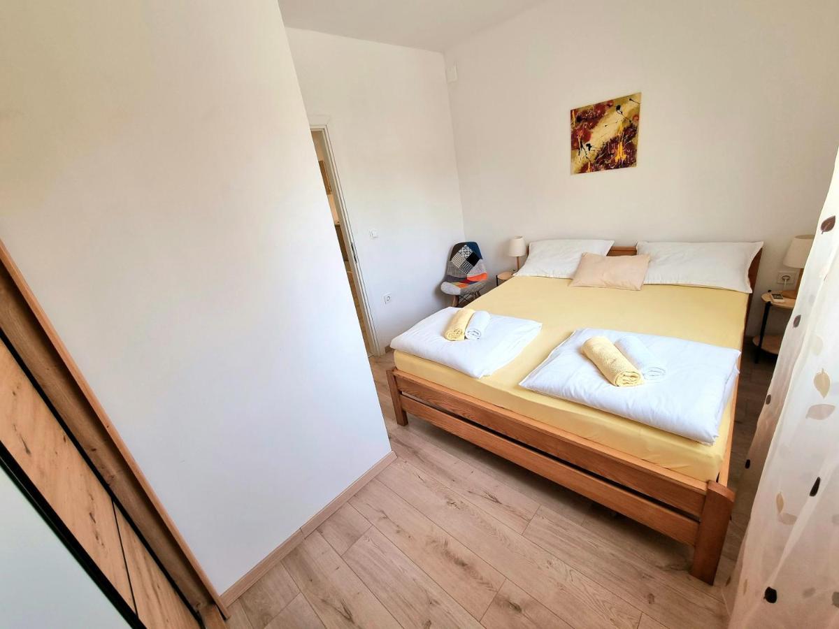 Julia Apartment Biograd Na Moru Bagian luar foto