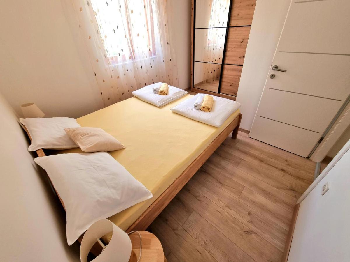 Julia Apartment Biograd Na Moru Bagian luar foto