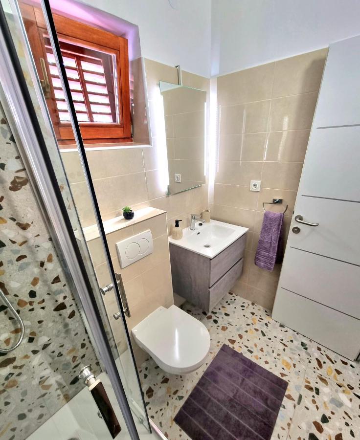 Julia Apartment Biograd Na Moru Bagian luar foto