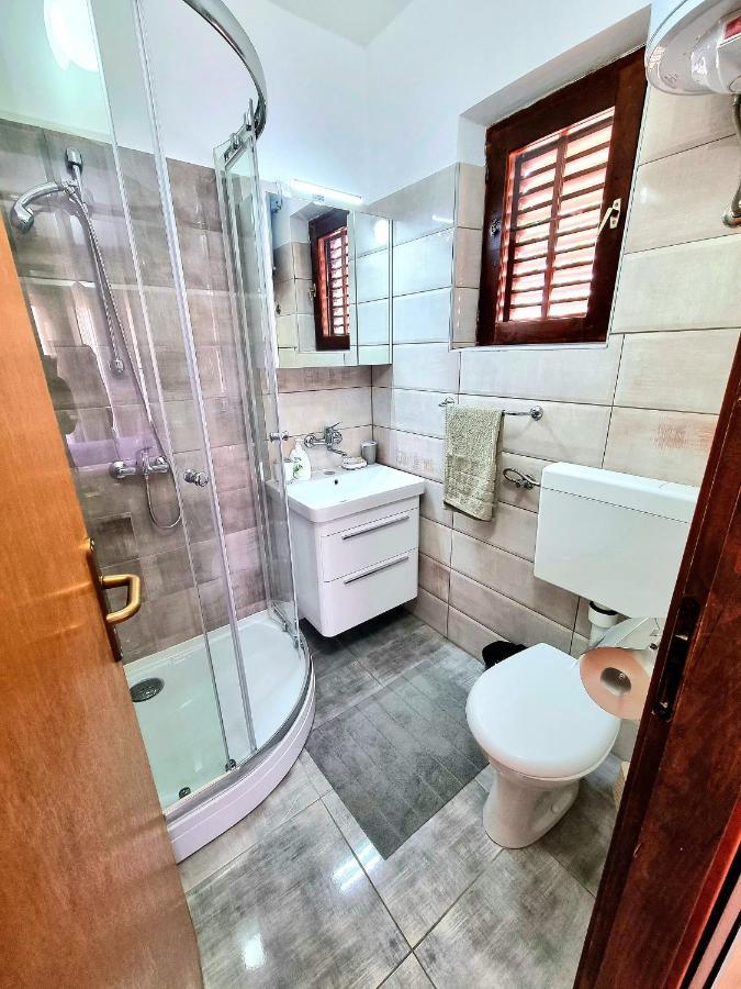 Julia Apartment Biograd Na Moru Bagian luar foto
